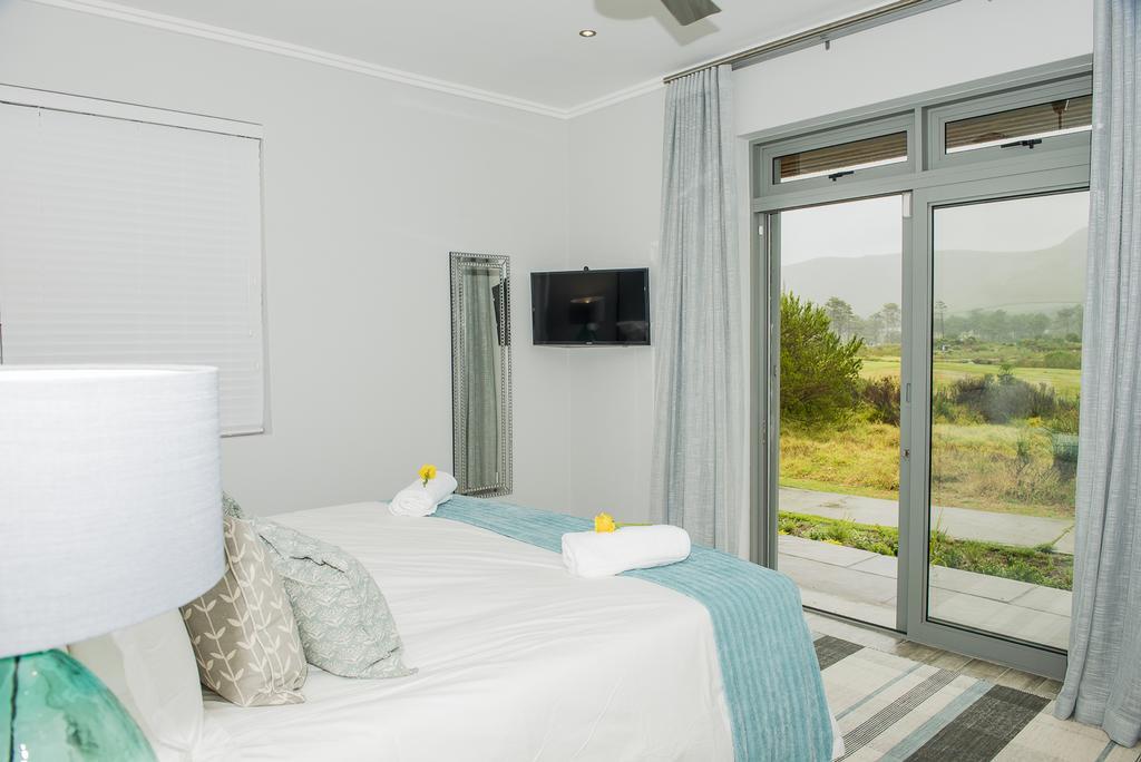 Fernkloof Fairways Villa ヘルマナス エクステリア 写真